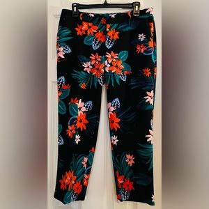 Super cute Old Navy tropical print ankle pants. Brand new, never worn.